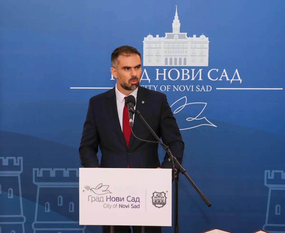 Novi Sad Mayor says prosecutors preventing repairs to railway station
