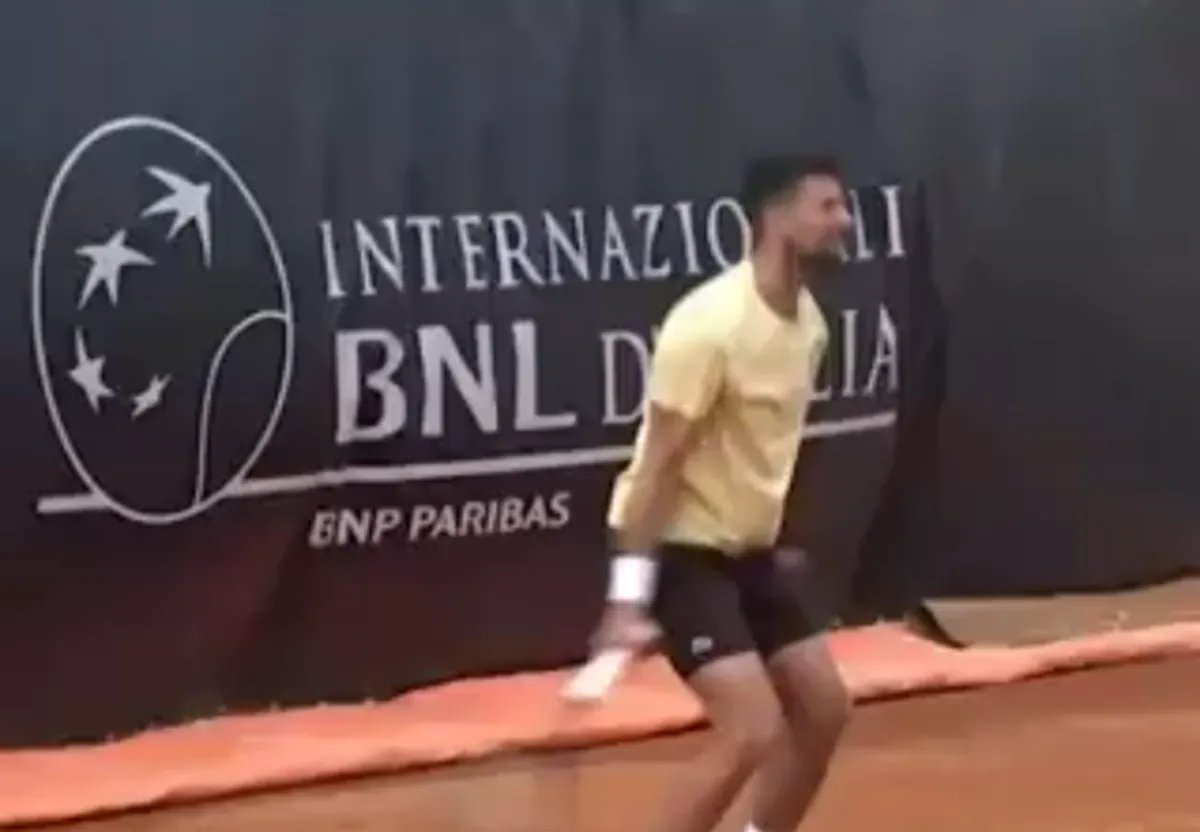 VIDEO Novak napravio nezapamćenu feštu u Rimu: Dirigovao masom, kamere snimile scene kakve ne mogu da se ponove