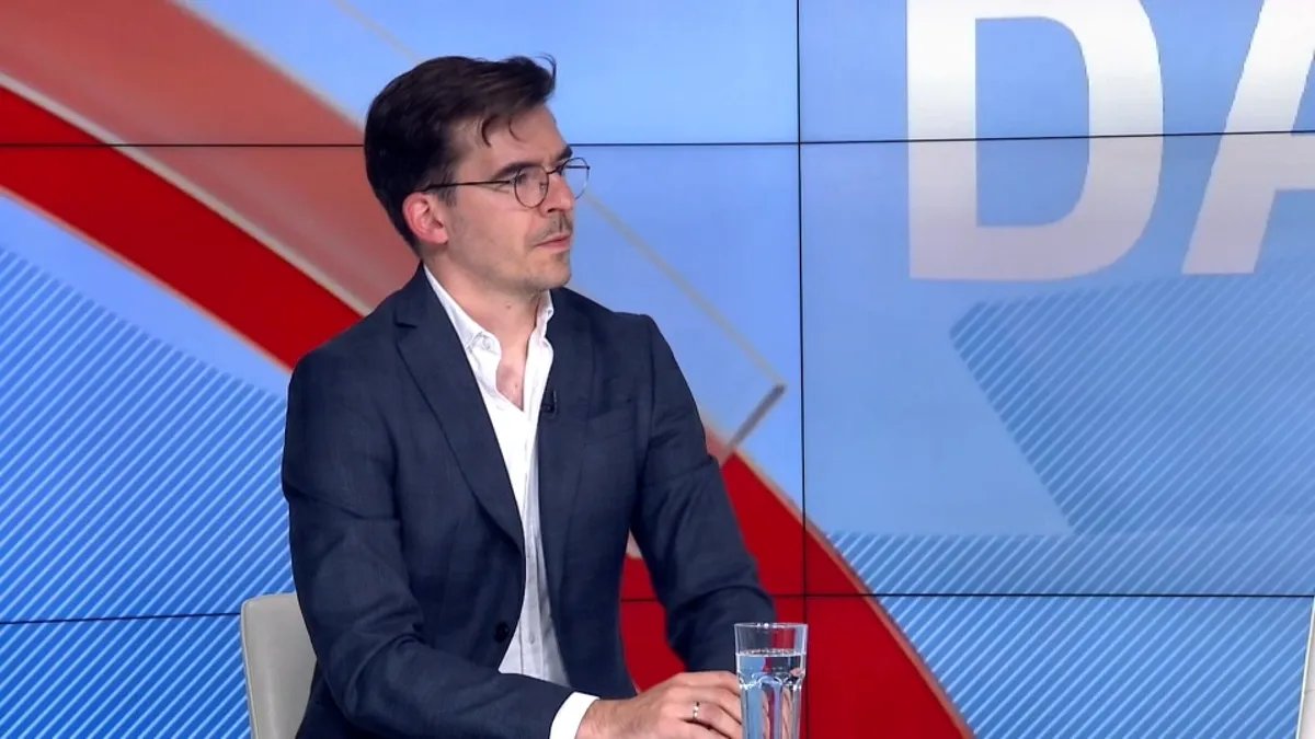 Parun: Nije se desilo ono čemu se Vučić verovatno nadao - da će vremenom doći do pada entuzijazma prema protestu