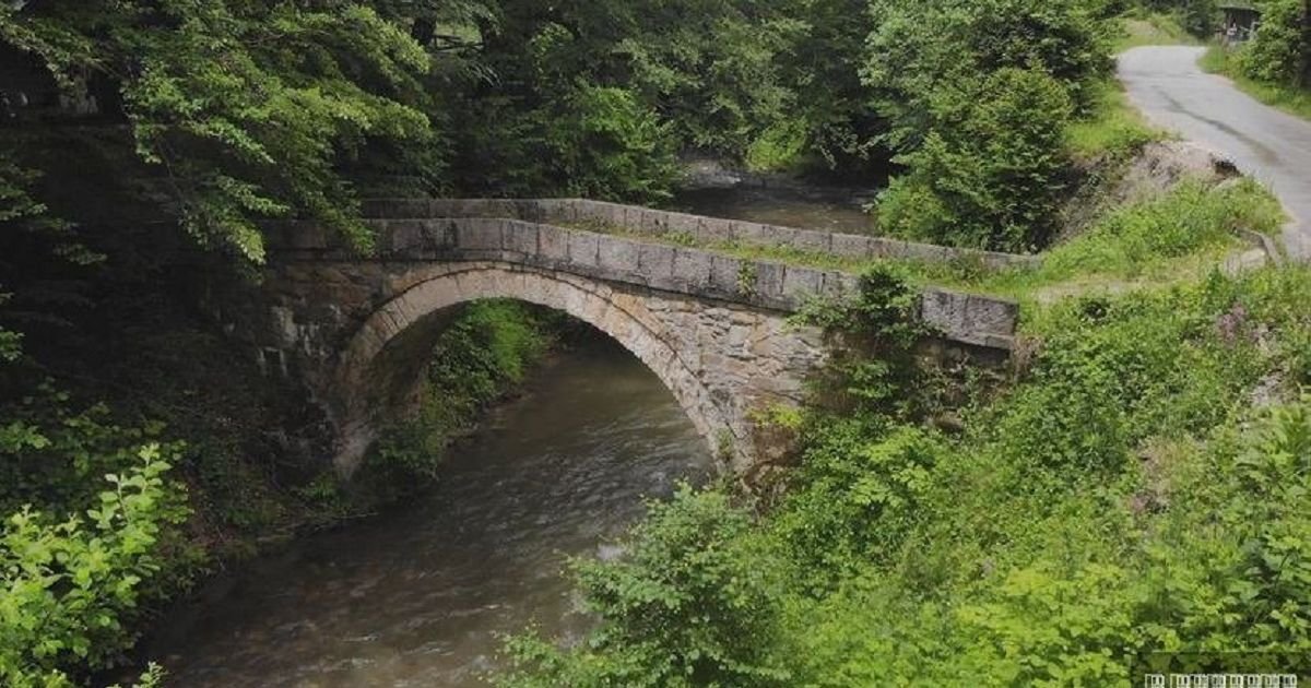 Tajna "rimskog mosta": Vekovima stoji netaknut, a tajni sastojak u kamenu će vas ŠOKIRATI