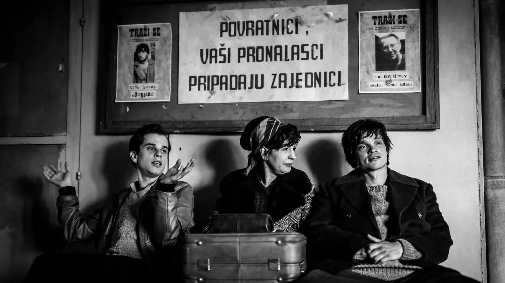Toma kreće na put niz reku, bežeći od totalitarnog društva i porodične tragedije: "Izlet" konačno u bioskopima