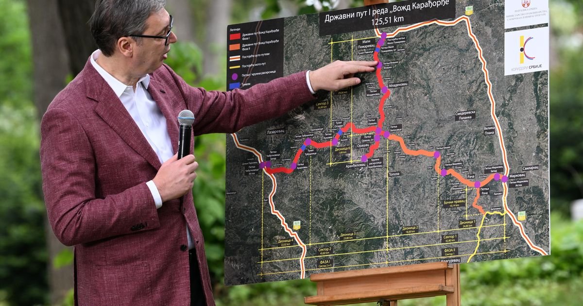 President Vucic attends signing of documents to build Vozd Karadjordje state road