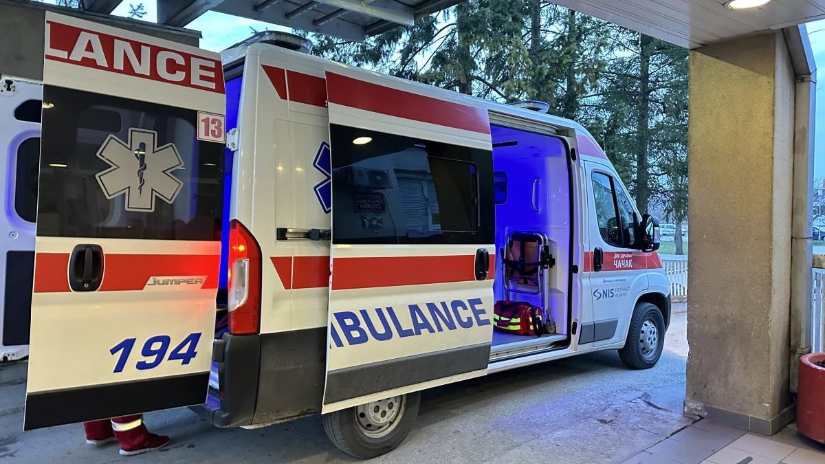 MOTOCIKLISTA NA MESTU POGINUO: Teška nesreća kod Banstola, saobraćaj obustavljen