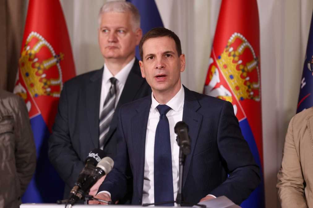 "POZNAJEM LJUDE KOJI SU GLASALI ZA VUČIĆA" RAT BLOKADERA NE JENJAVA! Sergej Trifunović: Zaista bih voleo da upoznam nekog ko bi glasao za Miloša Jovanovića