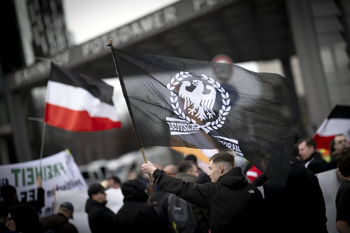 "Nemačka omladino, napred" i "Mladi i jaki" - nova generacija dobro umreženih i veoma nasilnih neonacista