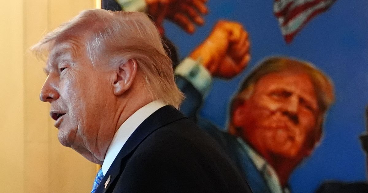 Otkud zlatna statua Donalda Trampa na golf terenu u Majamiju i zašto je podigla prašinu na mrežama