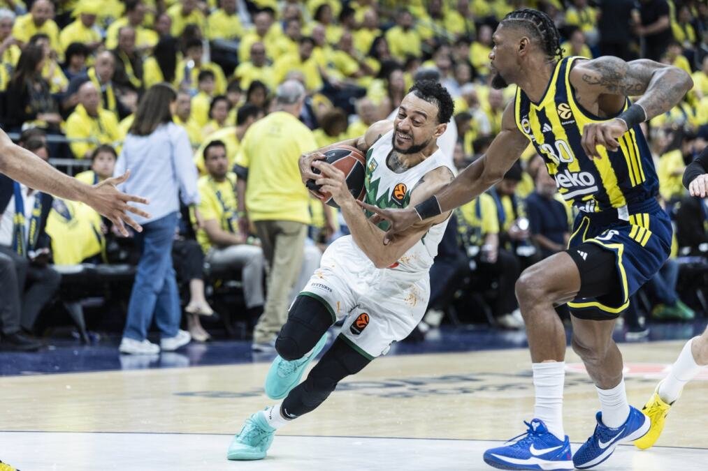 ZAKUVALO SE U BORBI ZA F4 EVROLIGI! Mogu li Fener i Panata da završe posao? Evo gde možete da gledate večerašnje utakmice!