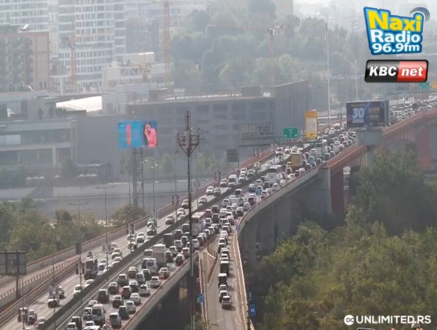 PAKAO U JUTARNJEM ŠPICU! Kolone se stvaraju od ranog jutra: Pančevac zakrčen, vozila se jedva pomeraju na Gazeli (FOTO)