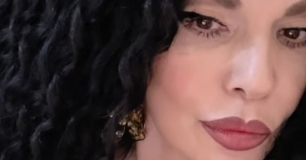Lidija Vukićević (63) u čipki utegla dekolte, pa ga usnimila u prvom kadru: Mreže gore zbog glumice