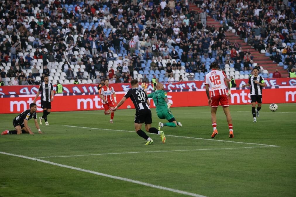 NASTAVLJA SE SUPER LIGA SRBIJE! Crvena zvezda dočekuje Novi Pazar, OFK Beograd gostuje u Humskoj!