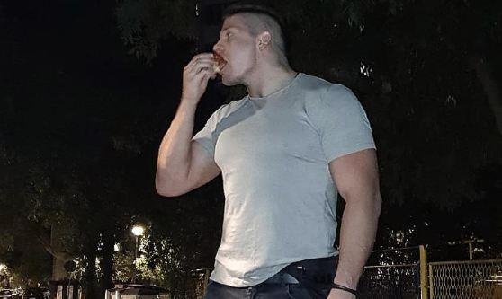 DEVOJČICE I DANAS LUDUJU ZA NJIM, A EVO KAKO JE IZGLEDAO NA POČETKU KARIJERE: Dara Bubamara ga nazvala "balvanom", a on godinama hara (FOTO)