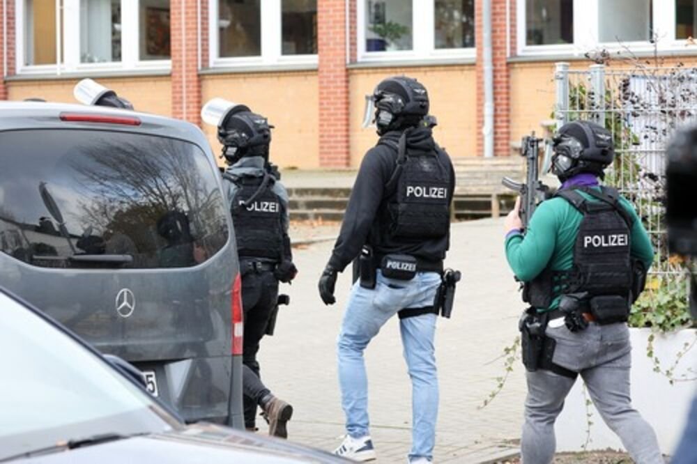 TALAČKA KRIZA U NEMAČKOJ: U banci se odvija drama, u toku VELIKA POLICIJSKA OPERACIJA!