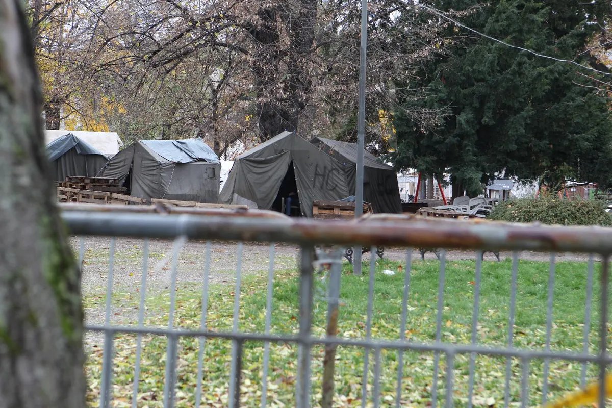 U Ćacilendu niču drvene kućice FOTO