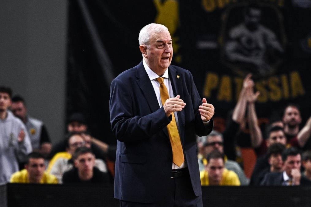 DRAGAN ŠAKOTA BLISTA POSLE VELIKOG USPEHA! AEK ušao u finale FIBA Lige šampiona, iskusni stručnjak poručuje: "Srećni smo, ali nemamo vremena za slavlje!"