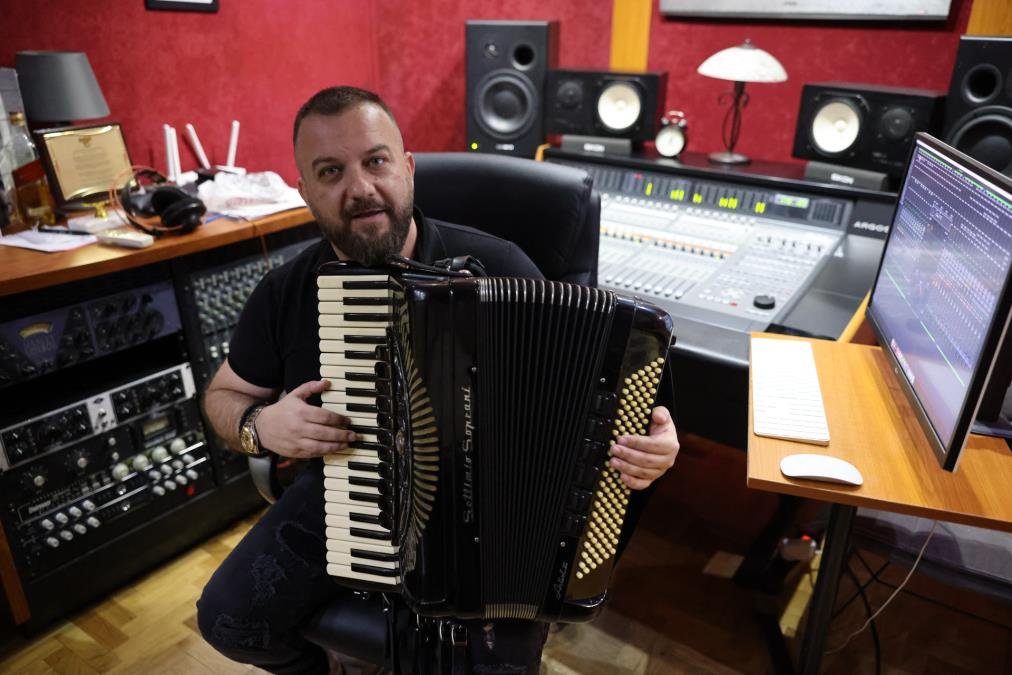 "SVIRAO SAM ODLAZAK U ZATVOR"! Borko Radivojević otkrio šta se dešava na nastupima, ovaj događaj s romske svadbe nikada neće zaboraviti: Otišli smo po mladu...