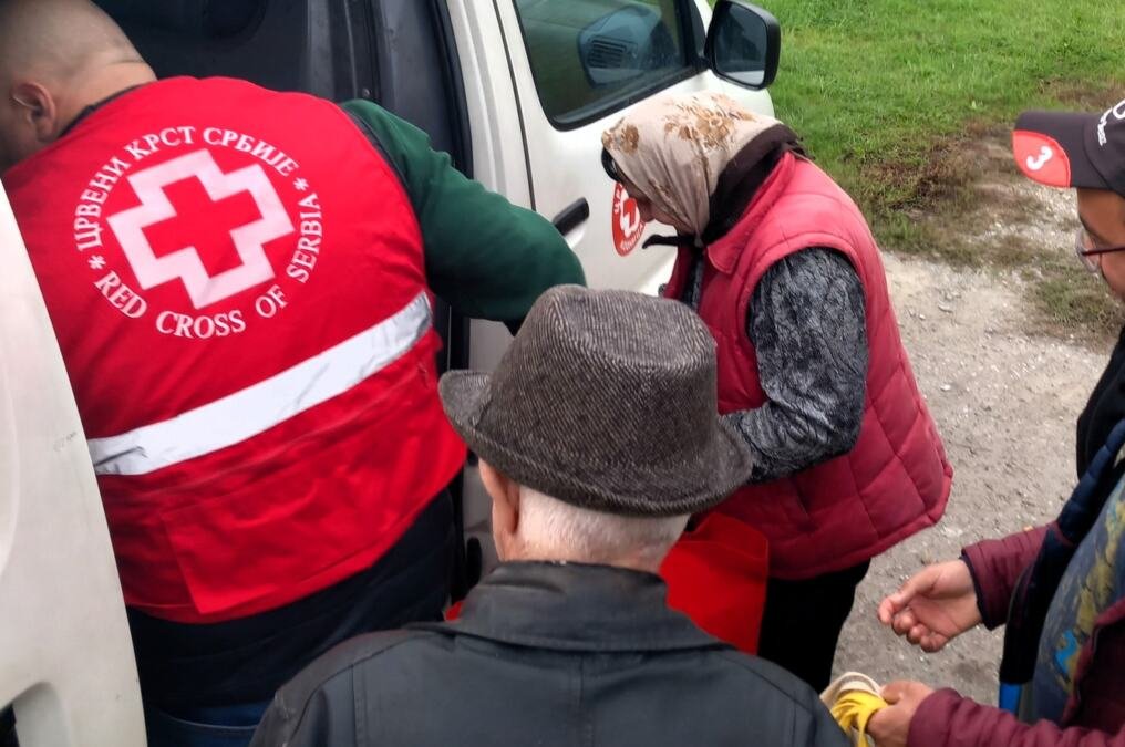 OD PAKETA ZA BEBE DO KVIZA ZA OSNOVCE: "Nedelja Crvenog krsta" u Loznici