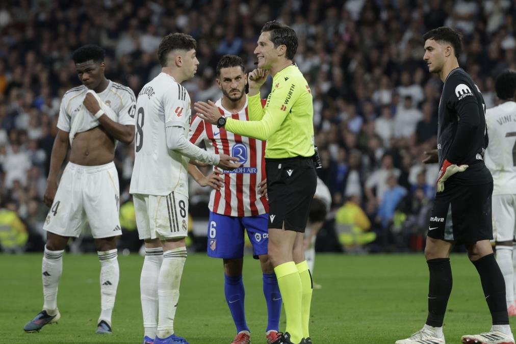 GORI U MADRIDU! Real ekspresno kaznio Valverdea i Čuamenija - evo i saopštenja! O ovoj cifri je reč!