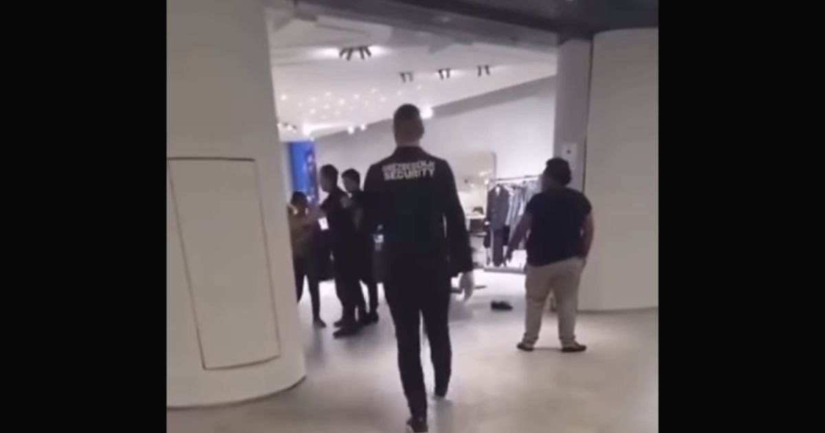 Drama u tržnom centru u Beogradu! Obezbeđenje ne može da savlada ženu, pozvana i policija