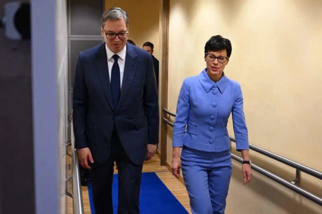 Vučić napao Martu Kos i komentarisao nastup Rundeka i centru Beograda: Ne javljam se strancima koji žele zlo Srbiji. Juče su imali veliki skup kao na Slaviji