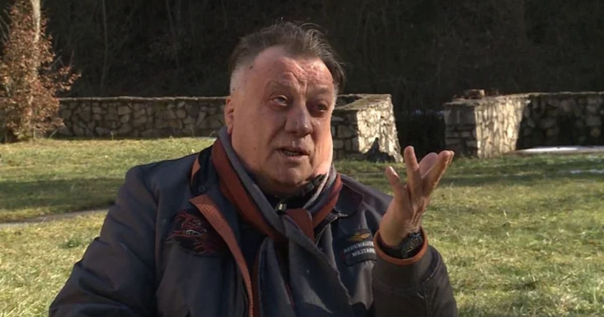"Pevao sam mu tiho našu pesmu, a on mi se blago nasmešio" Pevač o poslednjem susretu sa Halidom Bešlićem