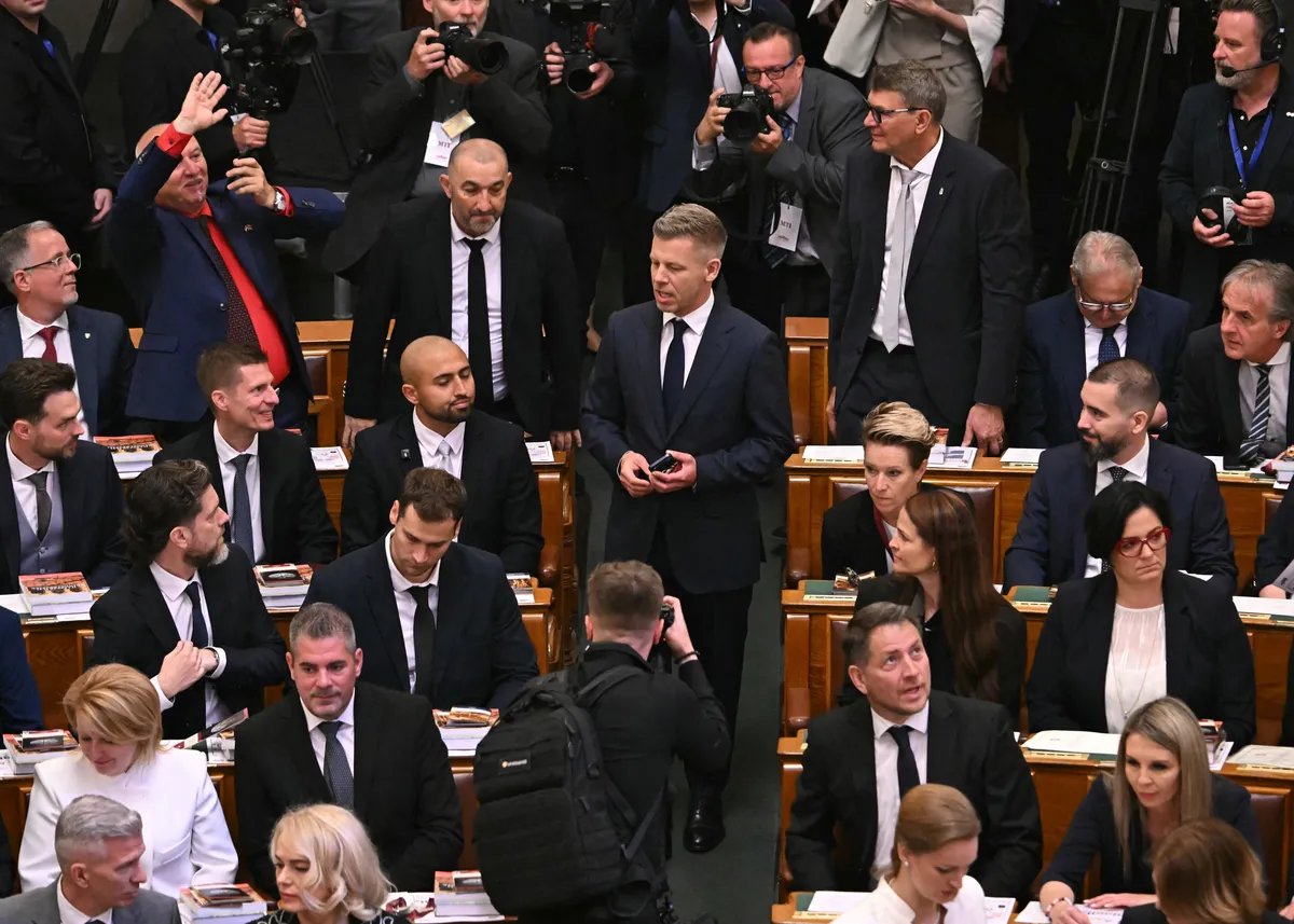 Zvanično kraj ere Orban u Mađarskoj: Peter Mađar položio zakletvu za premijera, formirana nova Skupština