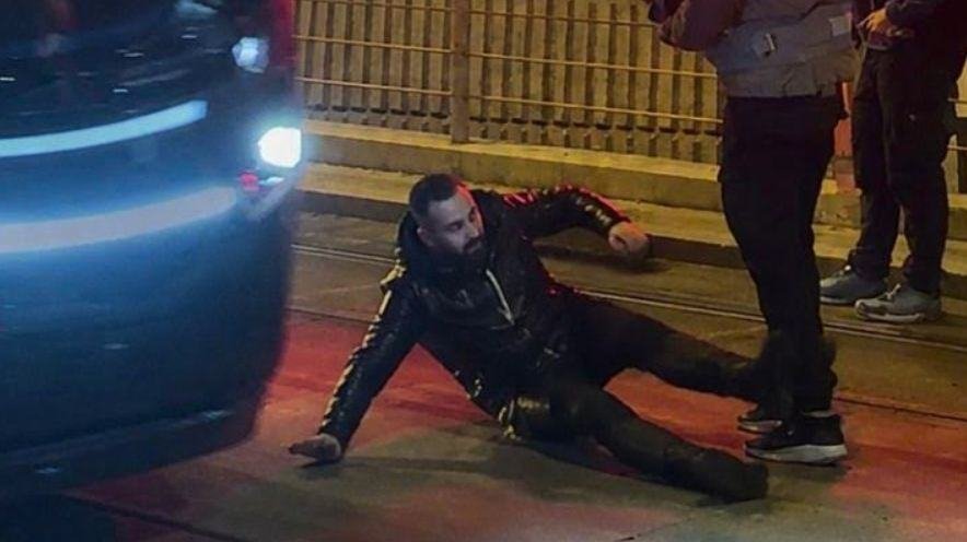 ZA DLAKU IZBEGAO NESREĆU ISPRED TRAMVAJA Filip Mitrović o drami na šinama u 5 ujutru zbog spota za pesmu ''Subota''