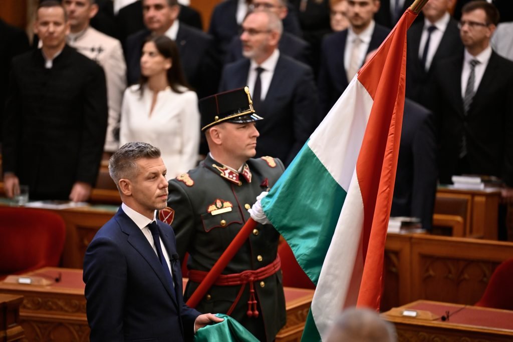 Peter Mađar položio zakletvu, od danas i zvanično premijer