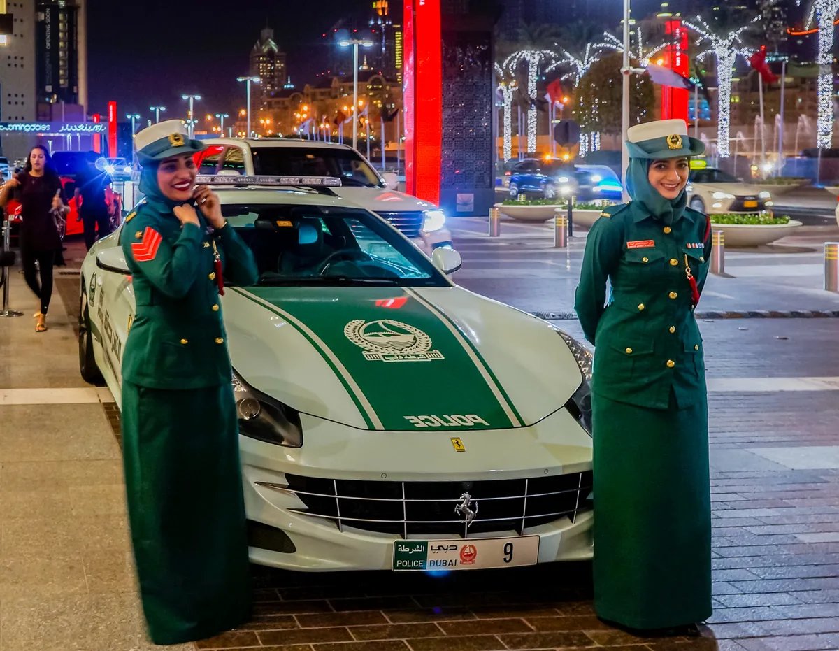 Žena privedena u UAE jer je drugu ženu na Instagramu optužila da nosi "fejk" luksuznu tašnu