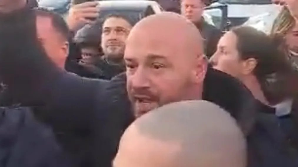 "Hoćeš dete da mi otmeš!?": Dejan Paunović u sukobu sa građanima u Resniku. Koordinator SNS dovođen i u vezu sa otmicom aktiviste zbora Rakovica