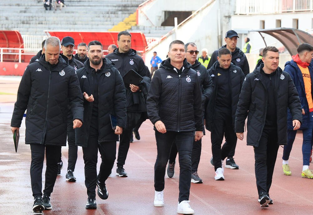 Srđan Blagojević promenio jednog igrača, a Jovan Damjanović formaciju (Foto)