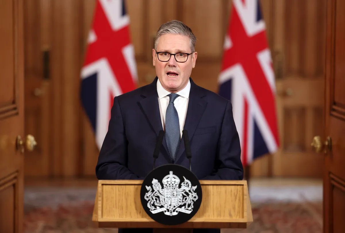 Većina britanskih laburista smatra da Starmer ne može da oporavi stranku i pobedi Najdžela Faradža