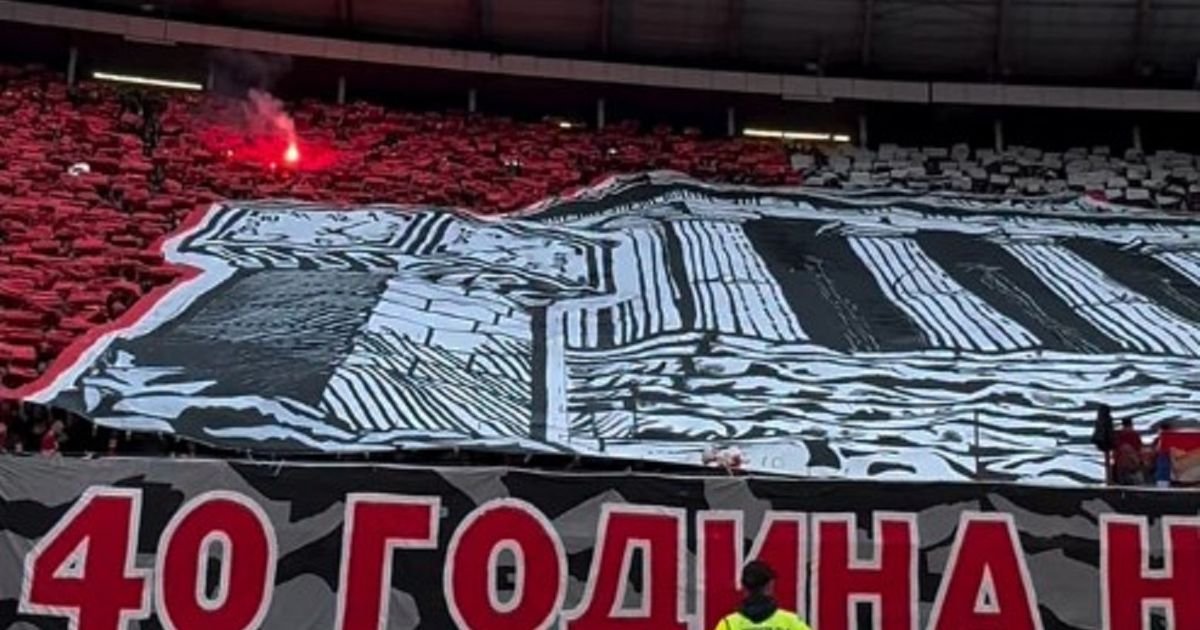 Delije moćnom koreografijom proslavile 40 godina bratstva sa Olimpijakosom, tu je bila i posebna poruka