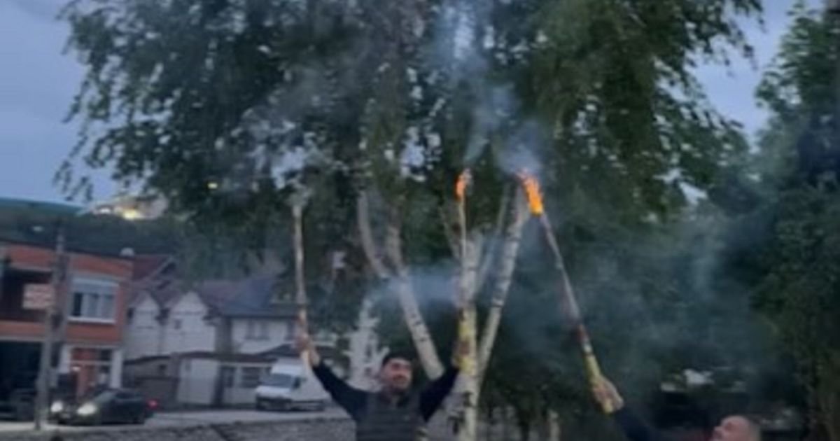 Novi Pazar na nogama posle pobede protiv Zvezde: Bakljada u centru grada, vatromet, nije moglo luđe od ovoga
