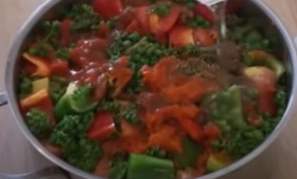 JUGOSLOVENI SU SE DAVILI U OVOM JELU SVAKI DAN! Zaboravljeni recept za BOSANSKI LONAC - ne sme da se meša, samo...