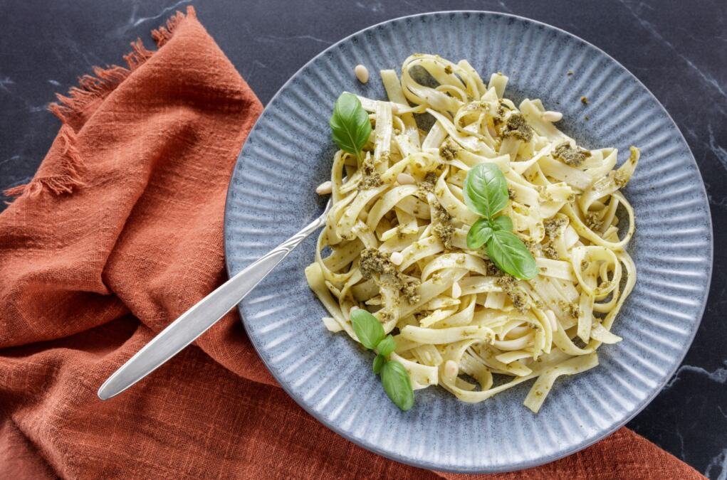 Taljatele sa pesto sosom i piletinom: Jednostavno, brzo i kremasto