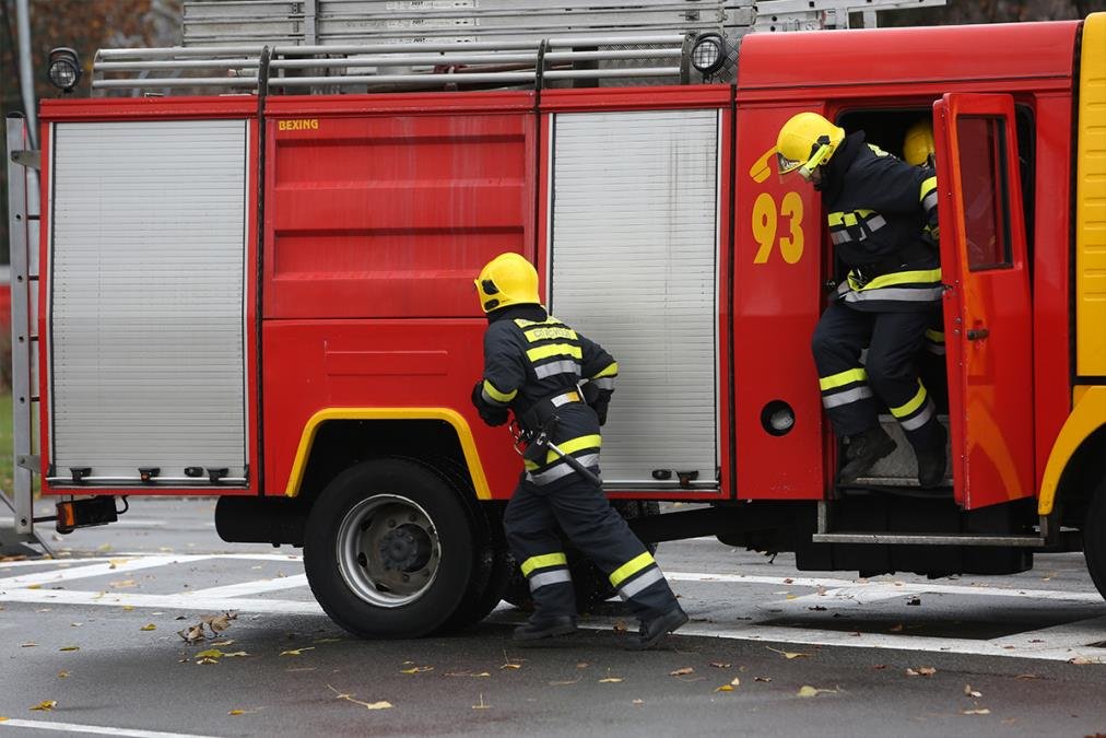 EKSPLOZIJA GASA RAZNELA KUĆU KOD MLADENOVCA! Vrata odletela 10 metara od siline detonacije