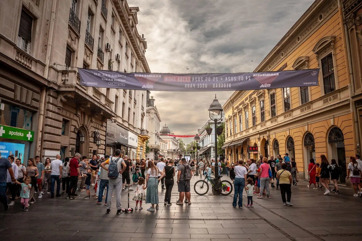 Snimak iz Knez Mihailove ulice zbog kog kažu da se onaj pravi duh Beograda konačno vraća
