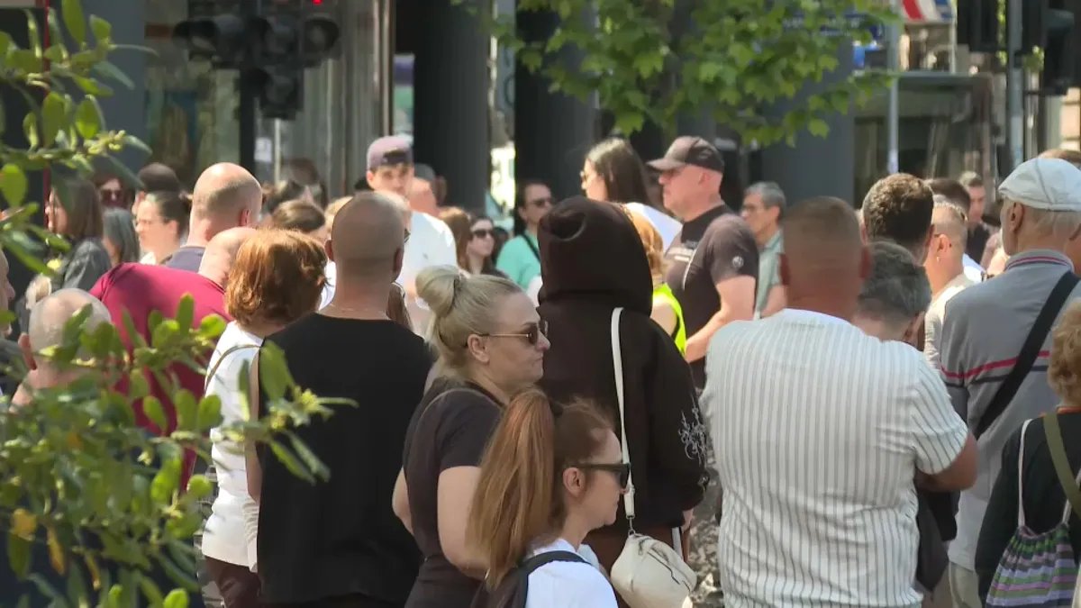 "(Ne)bojte se, i dalje smo tu": Studentska akcija ispred Pravnog fakulteta počela odavanjem pošte