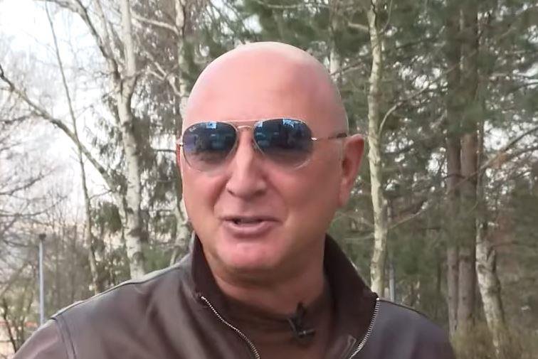 "NEKO 10 SVIRKI NIJE URADIO, A JA TREBA DA SE POVINUJEM..." Endži Mavrić potpisuje najveće hitove, a evo šta kaže o odnosima na estradi: Danas ljudi brzo žive..