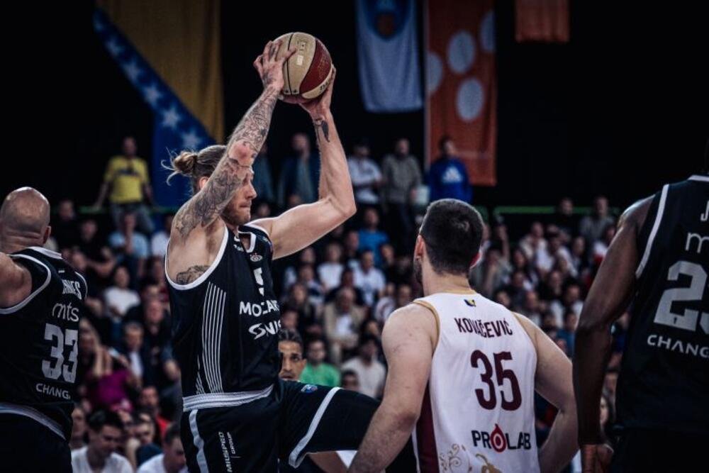 Partizan rutinski pokorio Sarajevo: Crno-beli prvi polufinalisti ABA lige!
