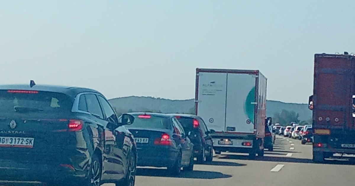 Da li je i nedeljom kolaps u Beogradu? Dobro pogledajte snimak: Ova deonica je katastrofalna