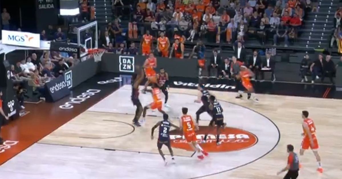 Valensija poražena pred meč sezone u Evroligi, igrač kojeg je Fener "oteo" Zvezdi i Partizanu rešio meč