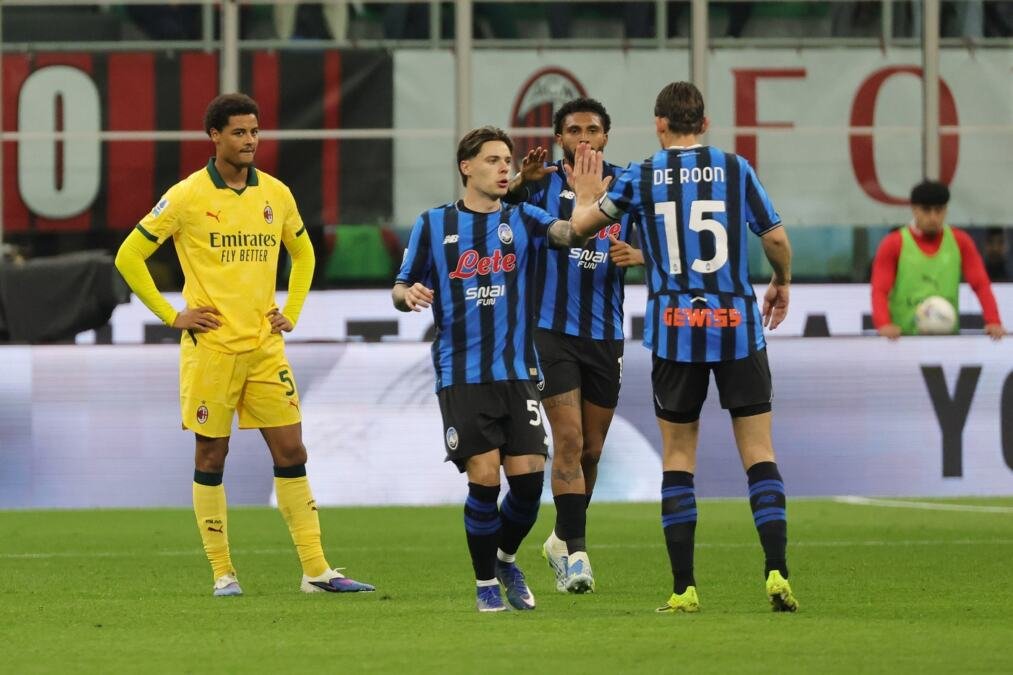 MILANU "VISI" LIGA ŠAMPIONA: Atalanta nokautirala"rosonere" na San Siru, Pavlović postigao utešni  pogodak!