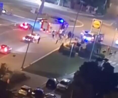 DRAMA NA NOVOM BEOGRADU Nesreća na kružnom toku, policija i Hitna na licu mesta (VIDEO)