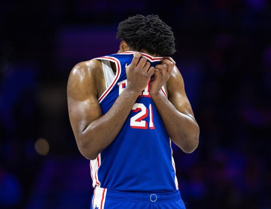 DRAMA POSLE "METLE" Embid jednom rečenicom izazvao opšti haos u Americi - navijači u šoku, NBA svet bruji o njegovoj budućnosti!