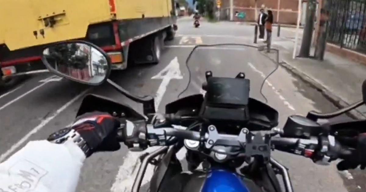 Zapamtite savete, sačuvajte glavu i spasite se zatvora: Kako da motociklisti i vozači izbegnu jedni druge