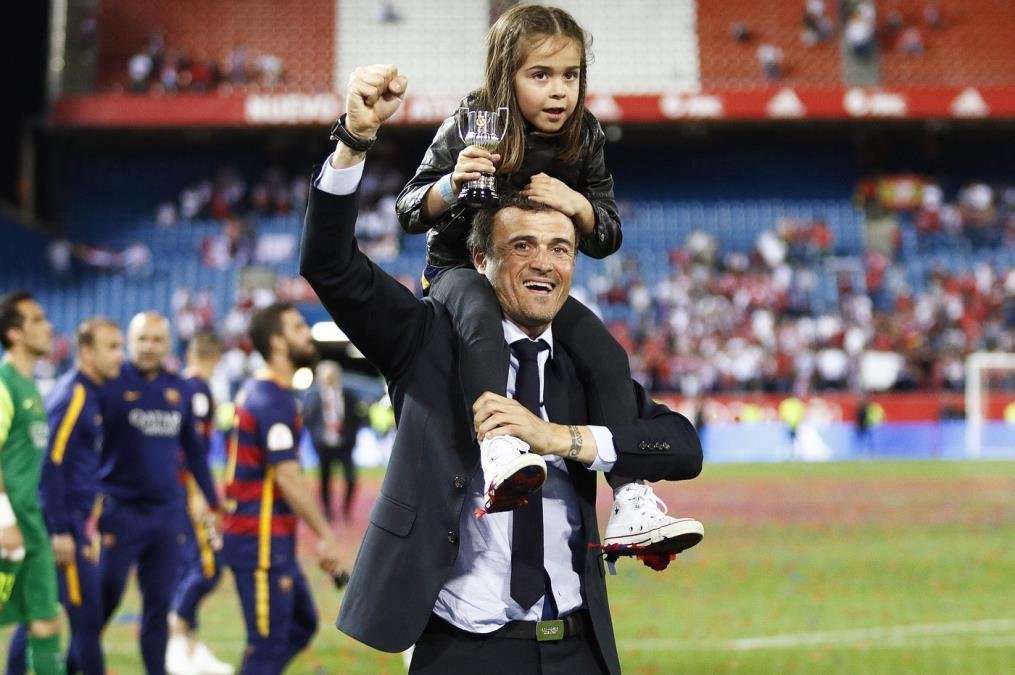 DOŽIVEO JEZIVU PORODIČNU TRAGEDIJU, PA POSTAO JEDAN OD NAJBOLJIH TRENERA NA SVETU! Ćerkica mu preminula od raka sa samo 9 godina, on sada osvaja trofeje za nju!
