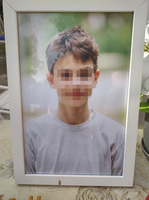 SVEDOČIĆE I MALOLETNI UBICA IZ NIŠKE BANJE? Nastavljeno suđenje roditeljima zločinca, sud će ispitati preko 20 svedoka zbog smrti Andreja Simića (13)!