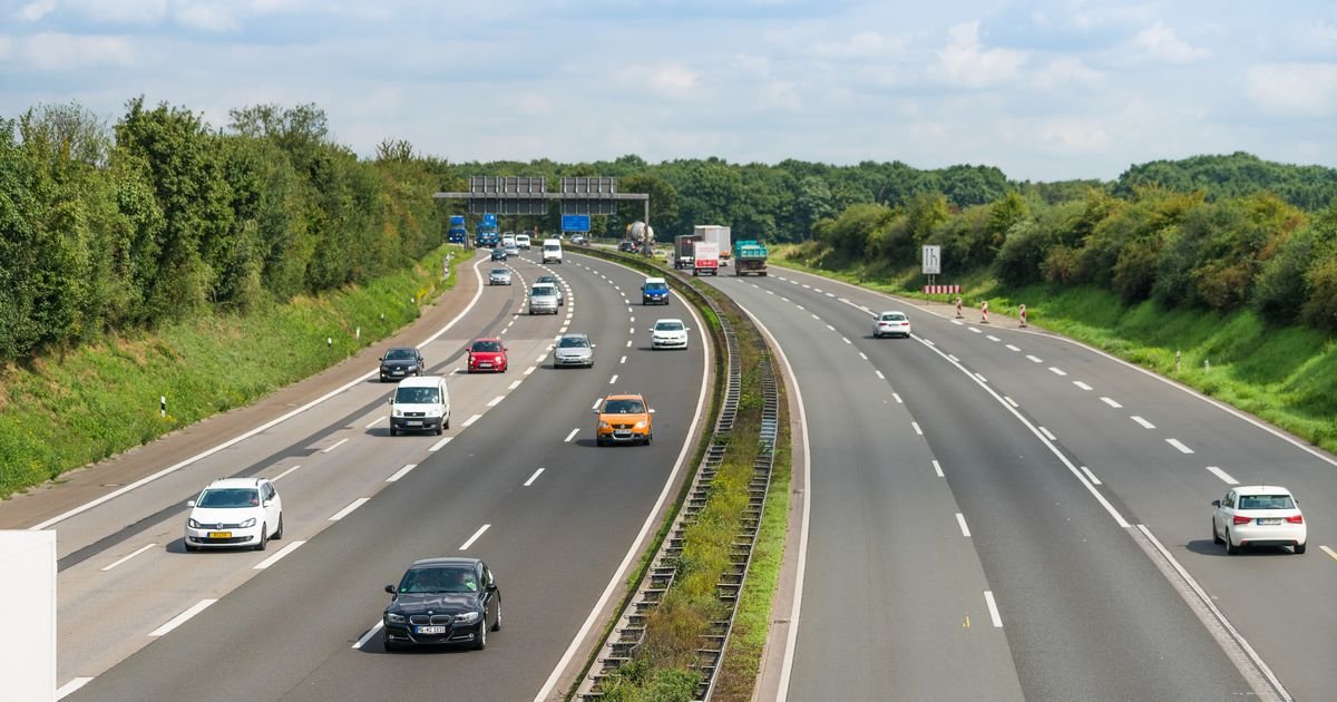 Gorivo preskupo za Nemce: Električni automobili postali hit preko noći