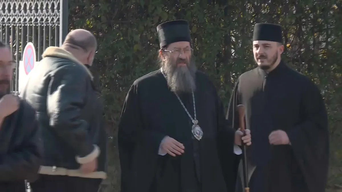 Predstavnici Eparhije žičke i studenata u blokadi predali zahtev Saboru SPC da se slučaj Justina vrati u okvire crkvenog prava